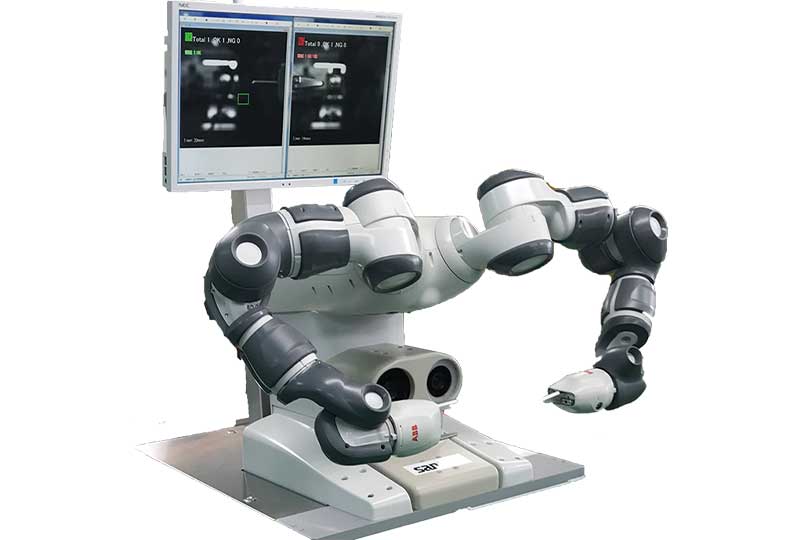双腕型検査ロボット「けんた君」